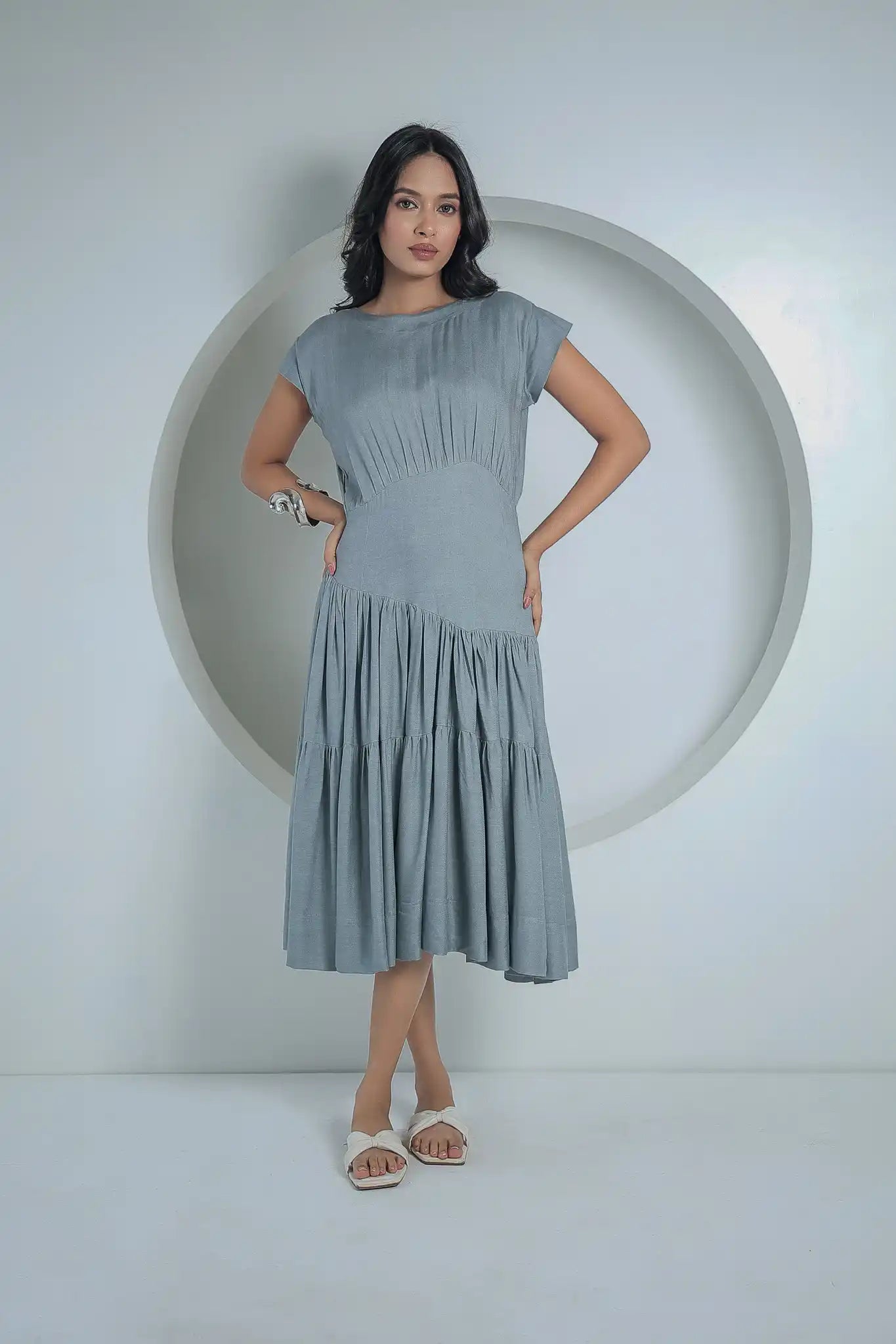 Serence Tier (Circular Grey)