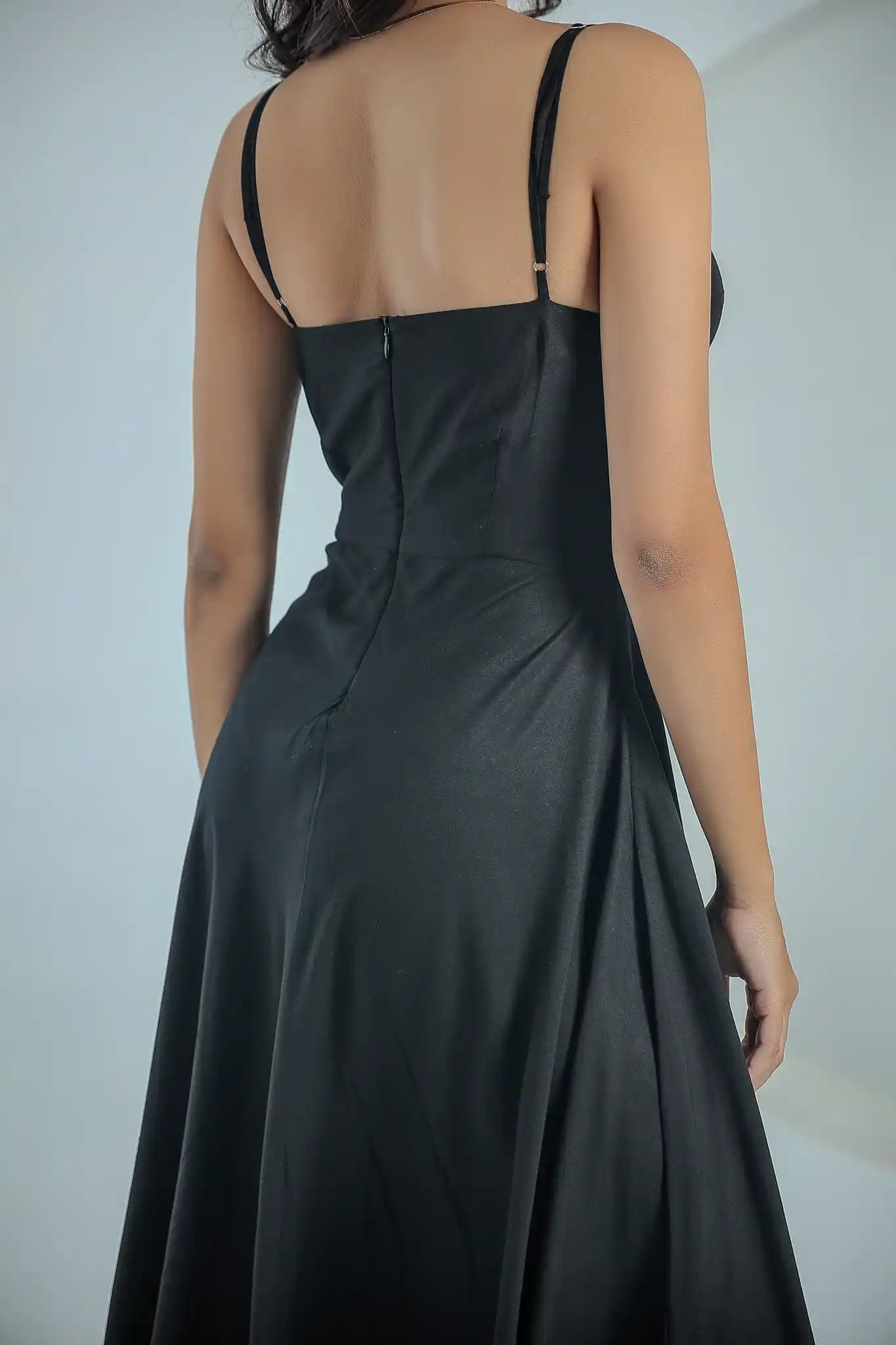 Twilight Embrace (Black)